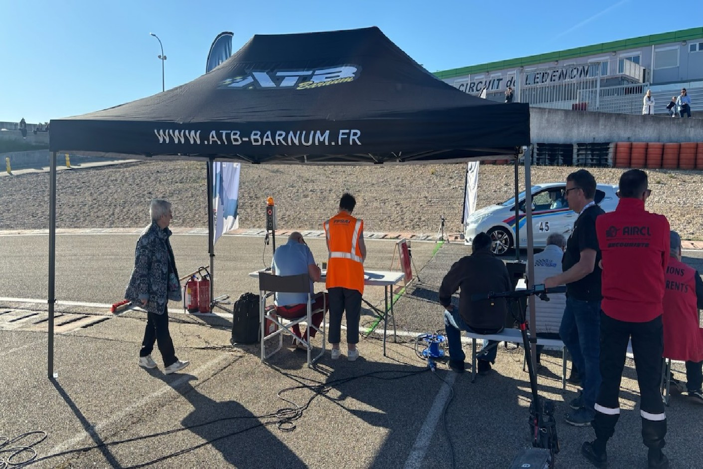 Nos barnums sur la piste de Ledenon